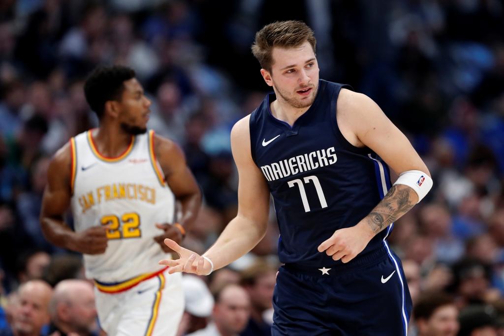 Luka Doncic y lo Mavericks apalearon a los Warriors